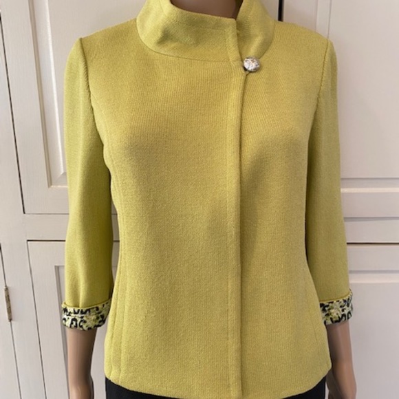 ST.JOHN COLLECTION Lime Green Sweater with Animal Print Cuffs Size 6 - Picture 7 of 7